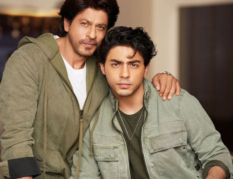 शाहरुख खान, जाे हरेक रात यी व्यक्तिसँग घन्टौं कुरा गर्छन्
