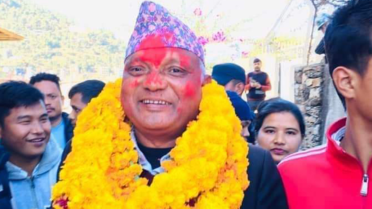 लुम्बिनीका मुख्यमन्त्री जोखबहादुर महराले आज शपथ लिँदै