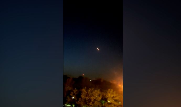 इरानको वायुसेनाले भन्यो, ‘इस्फाहानमा तीन ड्रोन खसाल्यौं, अन्त बिष्फोट छैन्’